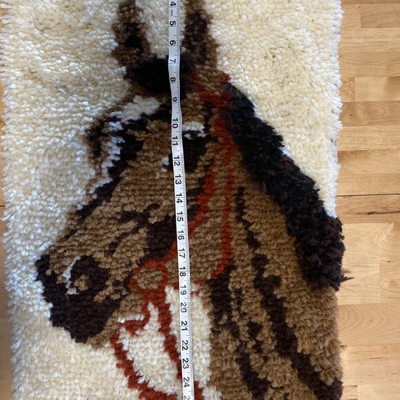 63-(VHD) Vintage. Home Decor. Latch Hooked. Horse. - Picture 6 of 7